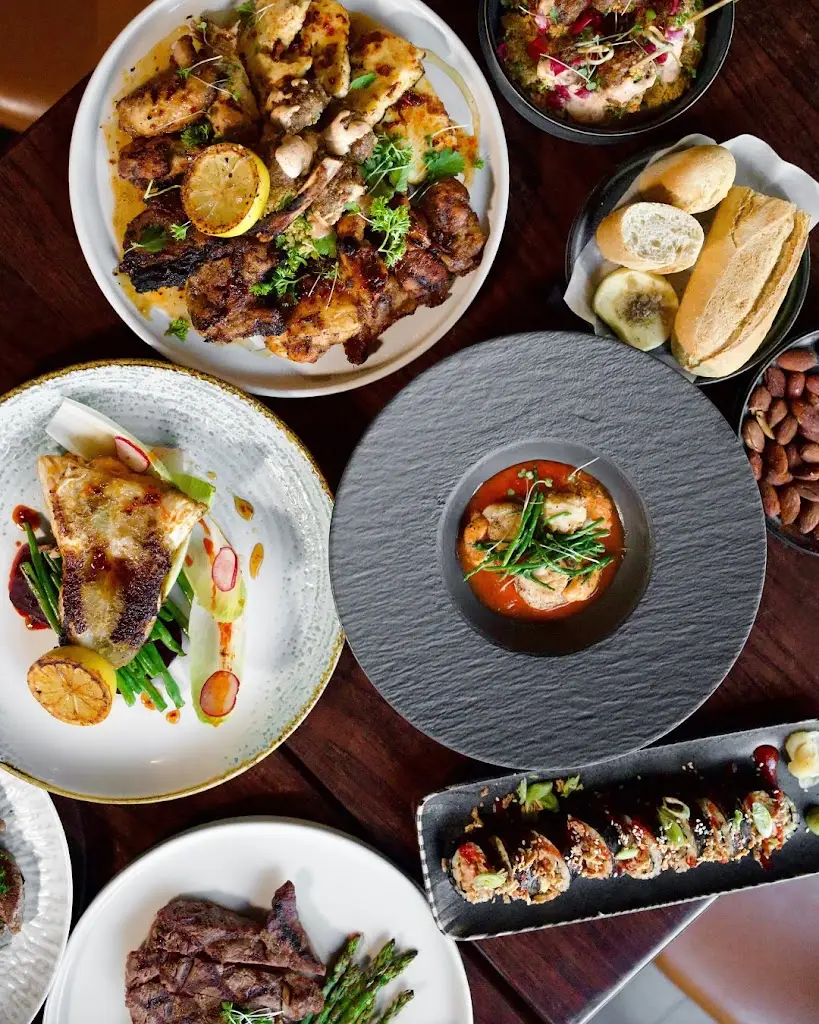 Roca Restaurant & Lounge_Bedford_slider_image_3