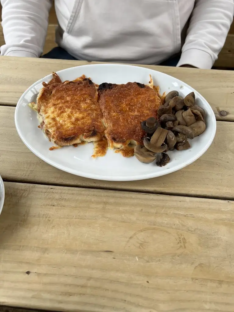 Tina B_The Lillies Café_Wickford_review