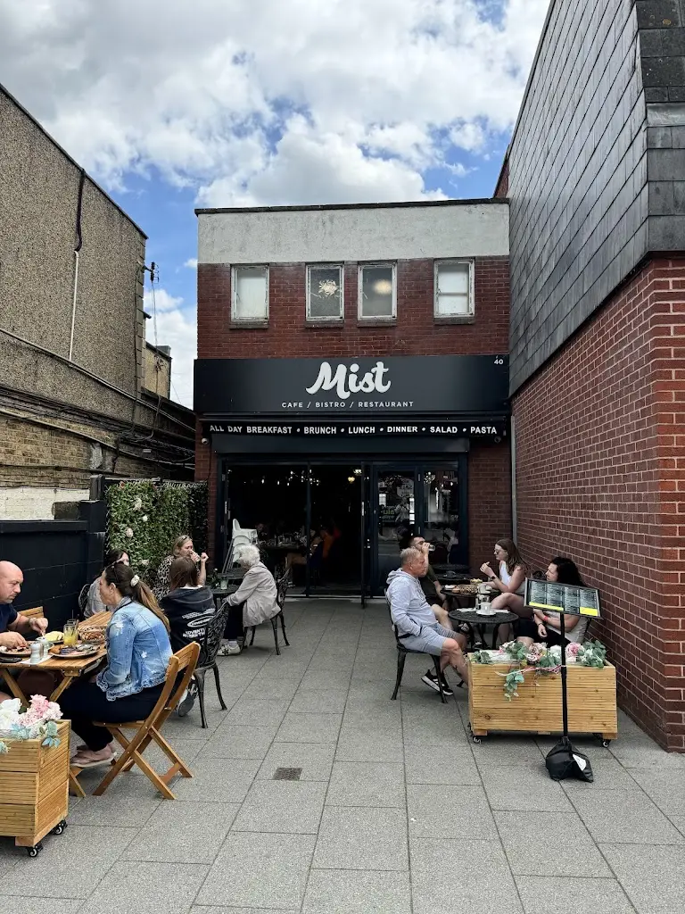 Mist cafe bistro restaurant in Wickford