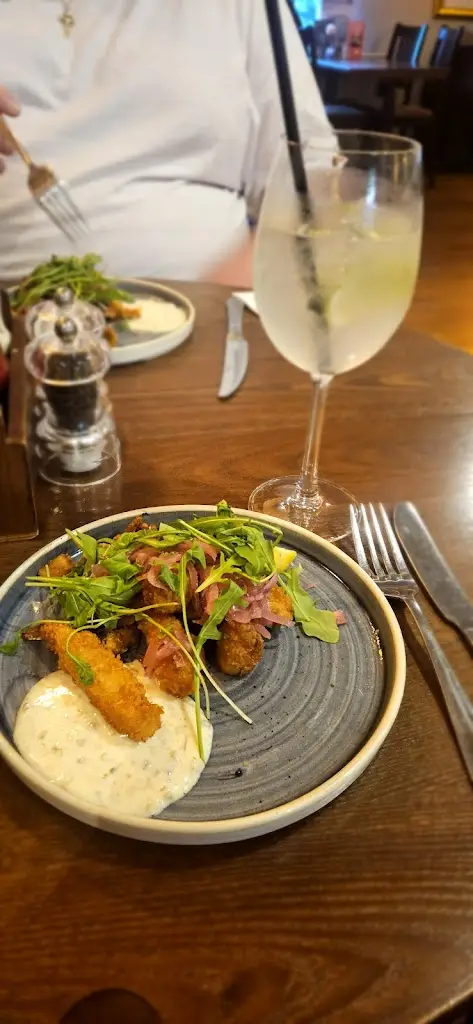 Louise Dowding_Quart Pot_Wickford_review