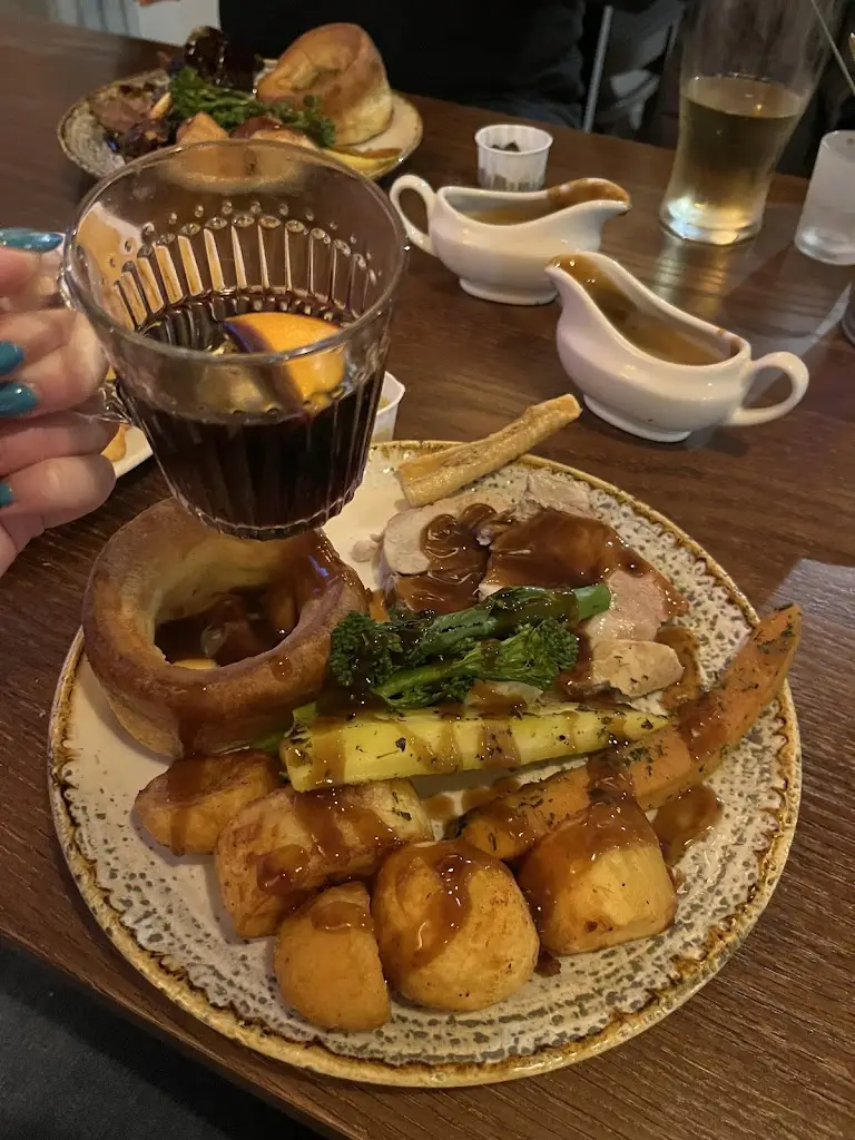 Laura Bulloch_Quart Pot_Wickford_review