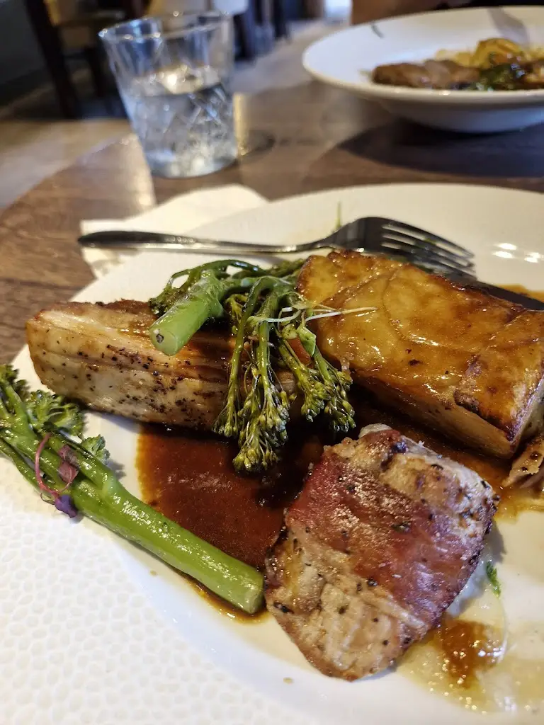 Anthony McGarel_Hawk Battlesbridge Wickford_Wickford_review