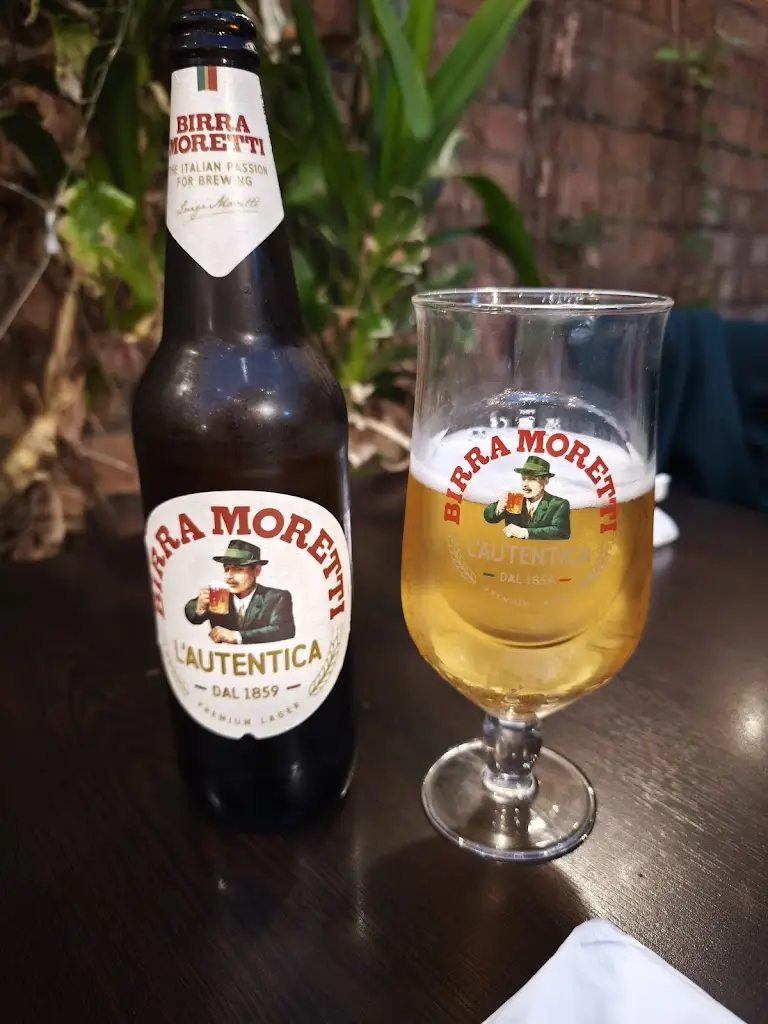 Rafa Lobo_Cappuccino Bar_Bedford_review