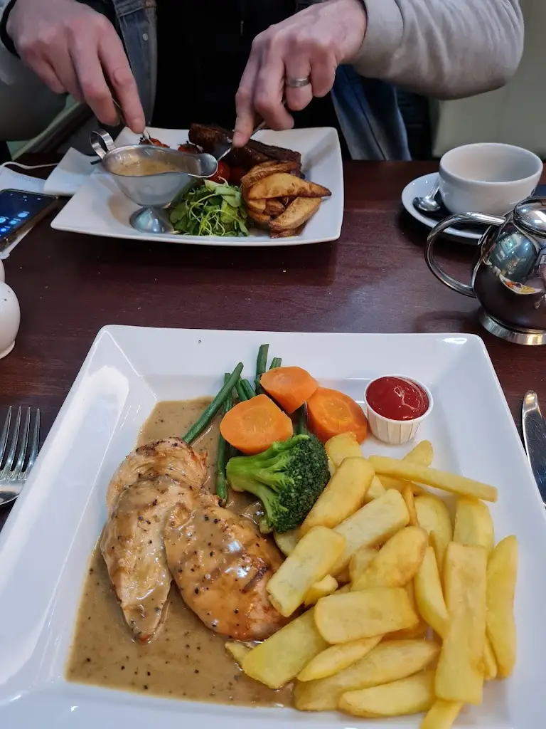 One 0 Eight Bar & Restaurant_Whitburn_slider_image_2