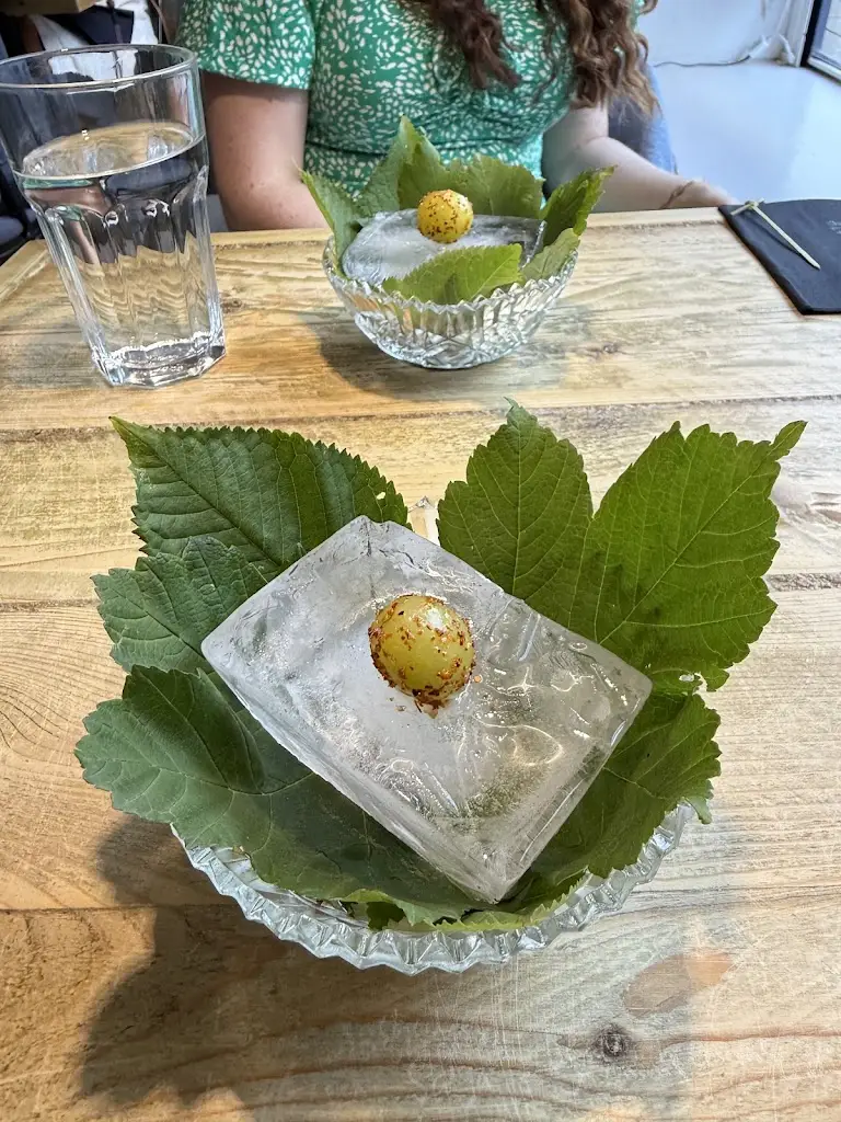 Anthony O'Neill_eaststreet19_Whitburn_review