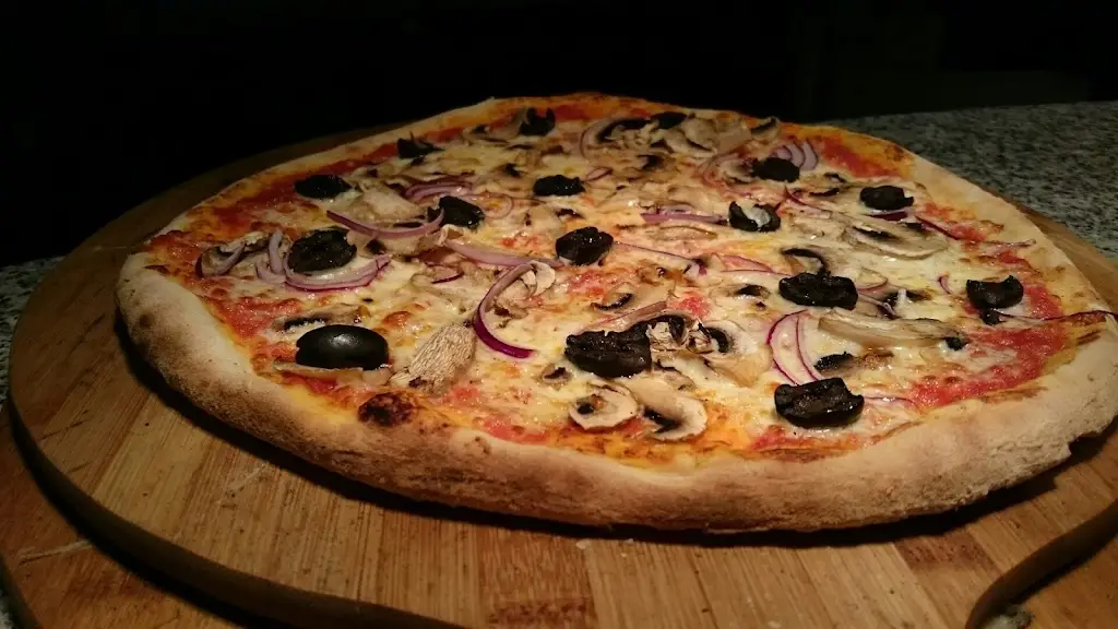 Menu_Taste Pizza_Whitburn_image_3