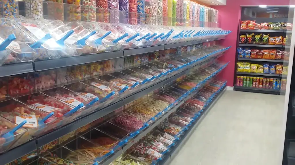 Lickilicious Candy Lounge restaurant in Whitburn