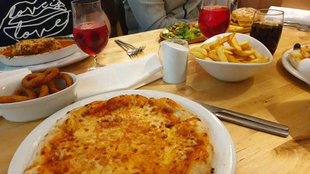 Thomas Khan_Amore Armadale_Whitburn_review