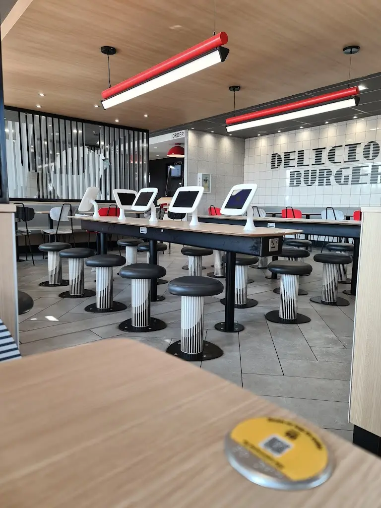 Alina Maria_McDonald's_Whitburn_review