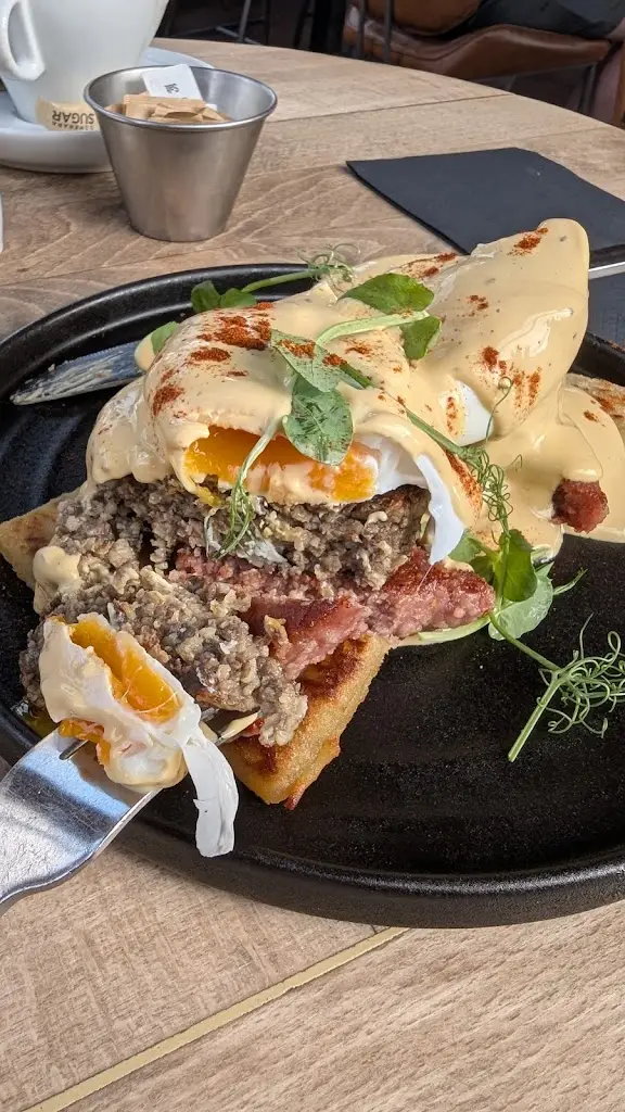 Lukasz Kowalski_Cafebar 1912_Whitburn_review