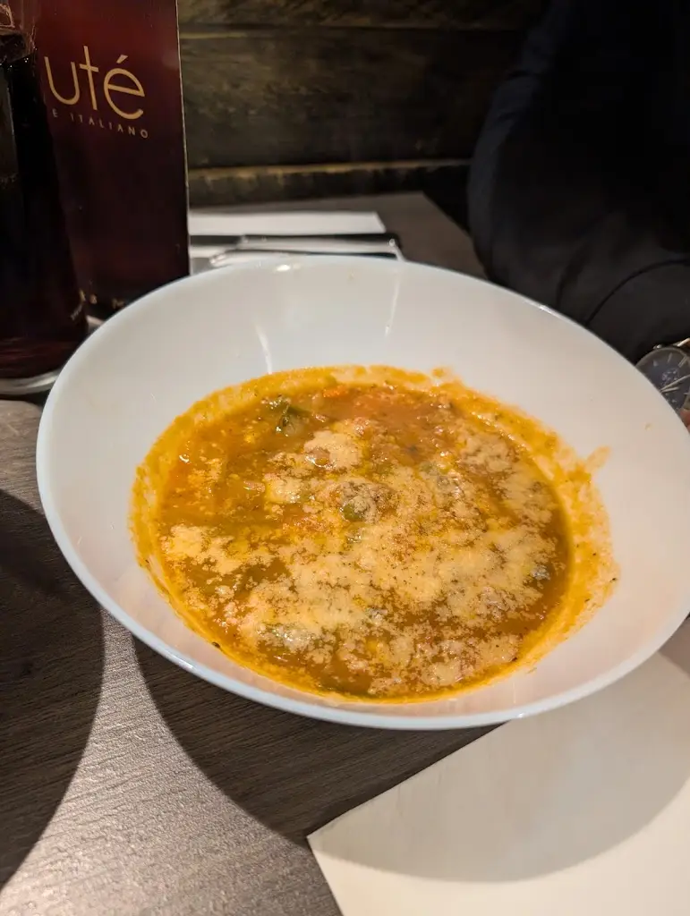 Megan Woodness_La Salute Ristorante Italiano_Whitburn_review