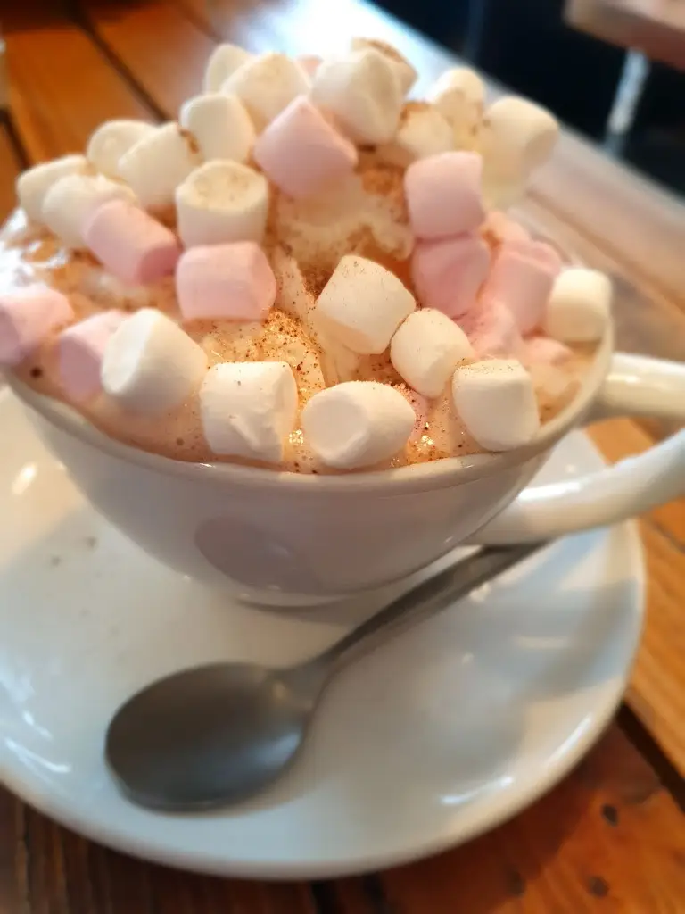 Keisha Gayle_Avenue 39_Williton_review