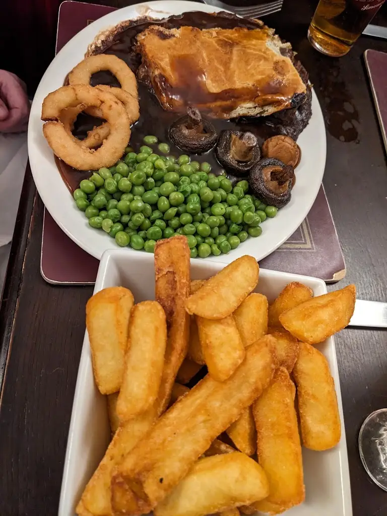 Julie Tomo_The Wyndham Arms_Williton_review