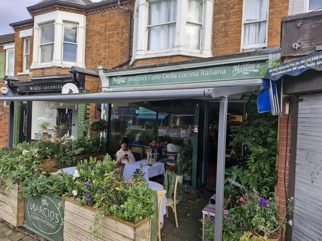 Gabriel Vollans-clark_Marciosdelicacies Ltd_Bedford_review