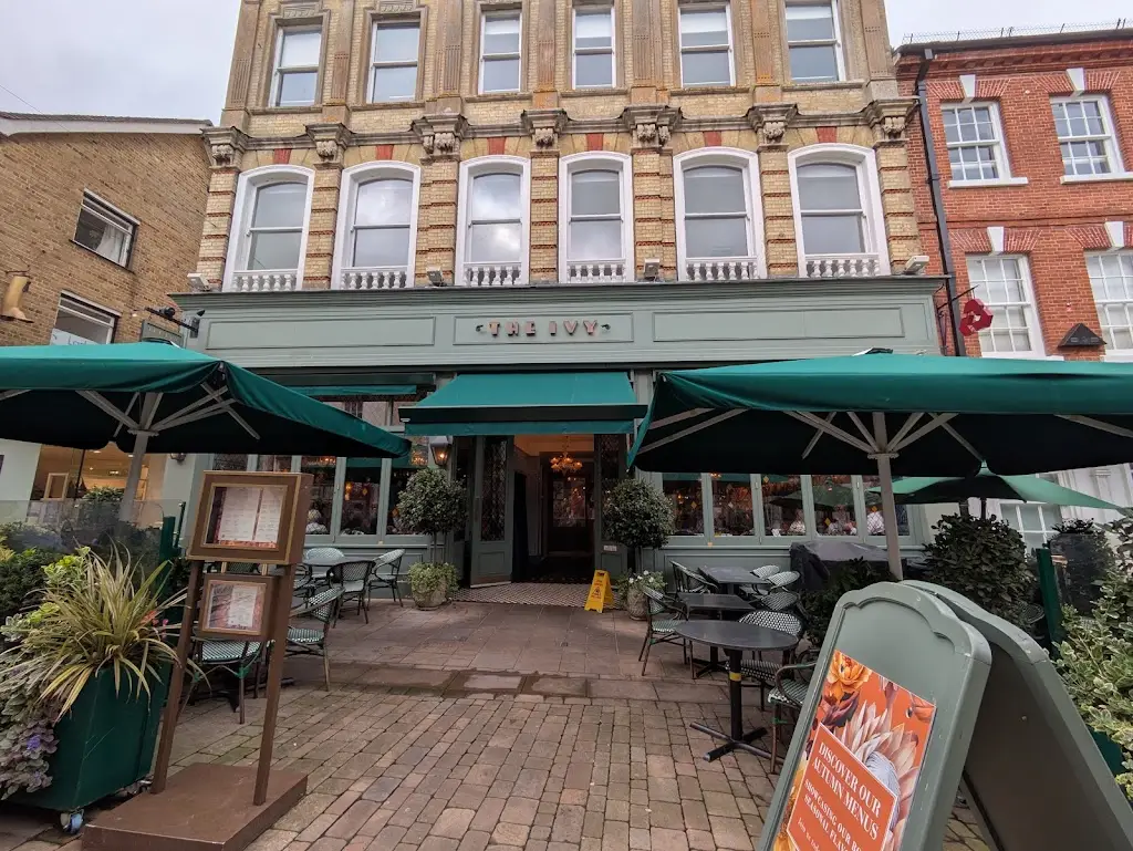 The Ivy Winchester Brasserie_Winchester_slider_image_3