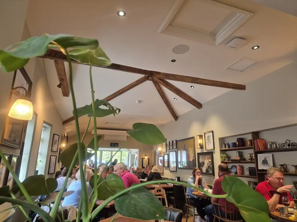 Daniela Pavel_The Brickmakers Windlesham_Windlesham_review