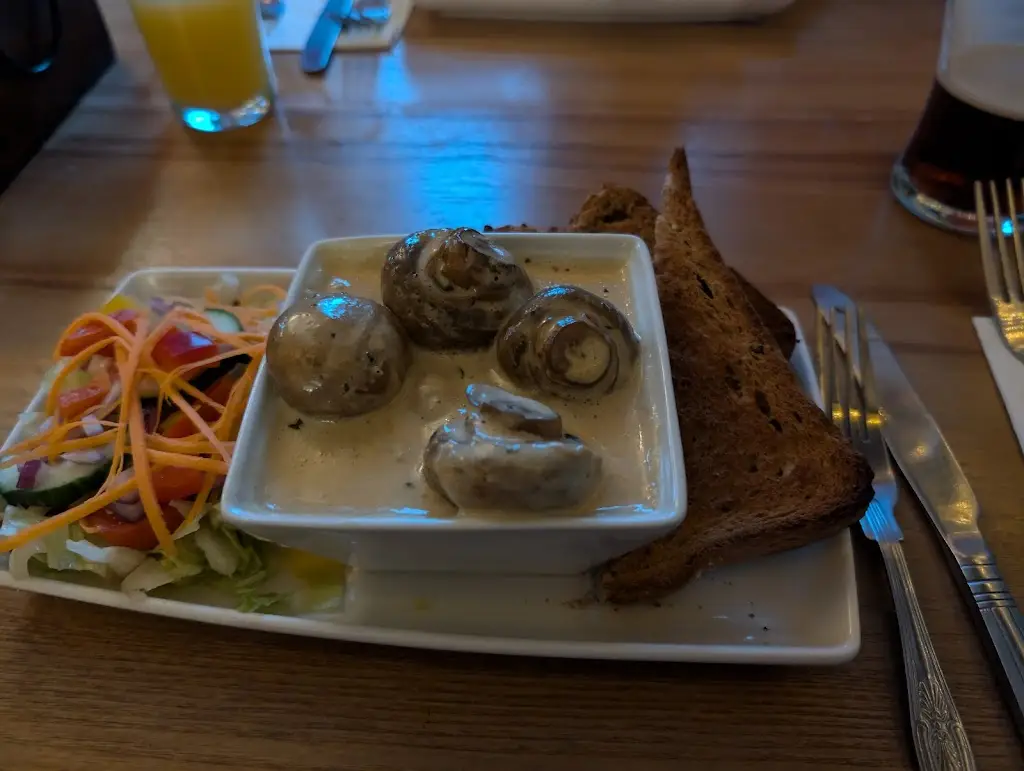 Menu_Greyhound Inn_Wigton_image_9