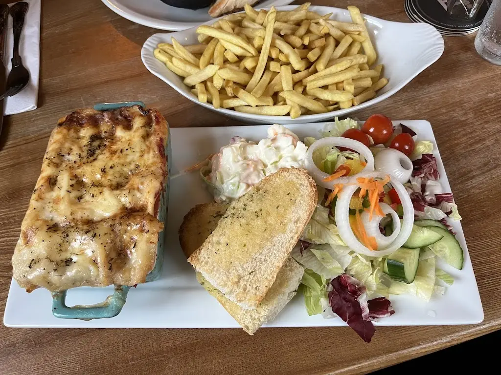 Kate_Greyhound Inn_Wigton_review