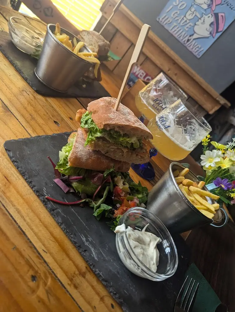 Paul Whitaker_The Crafty Baa Windermere_Windermere_review