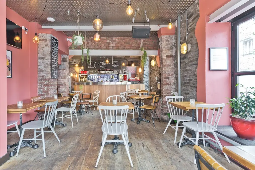 The Tilly Bar and Kitchen_Windermere_slider_image_1