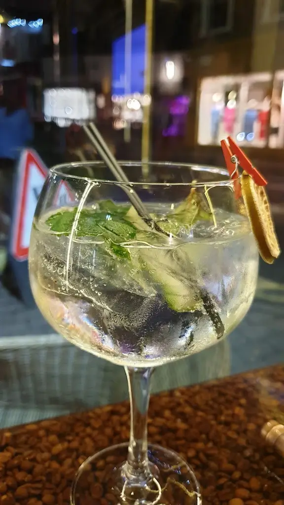 Menu_The Magic Roundabout_Windermere_immagine_7