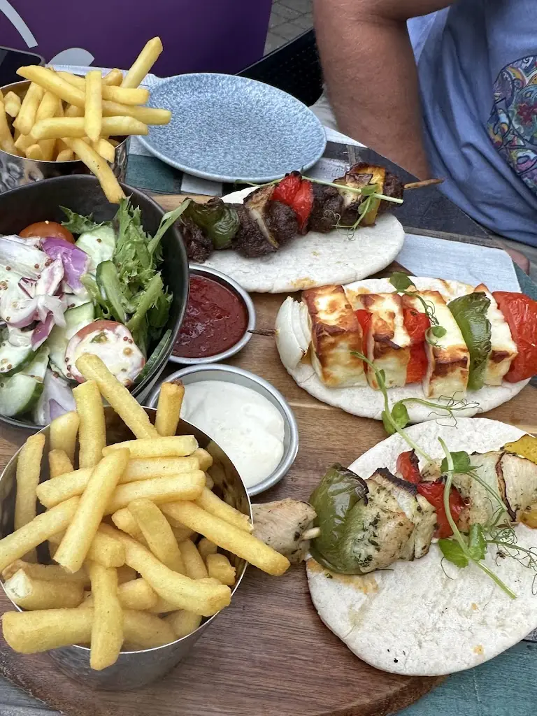 Amy Hamilton_The Magic Roundabout_Windermere_recensione