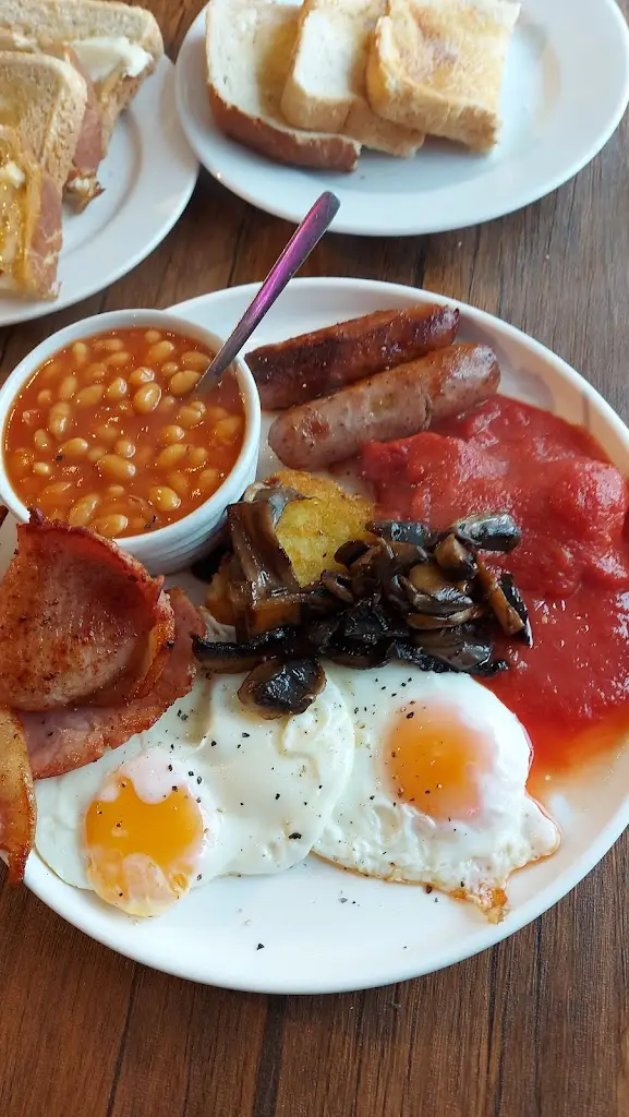 Michael Ainsworth_Krave Deli_Wilsden_review