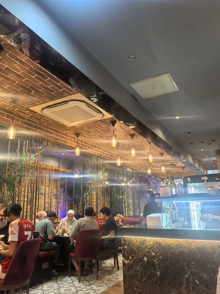 The Traveller Instagram: ZaSha_DXB_Lezziz Charcoal Grill_Wilsden_review