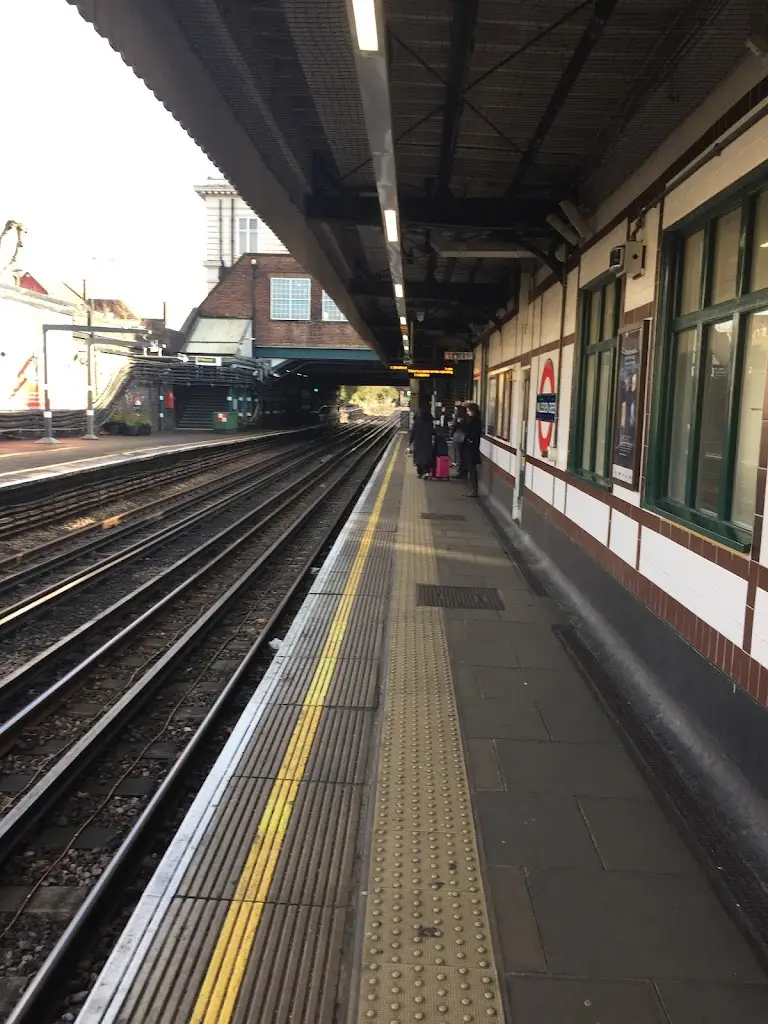 JR Bradbury_Willesden Green_Wilsden_review