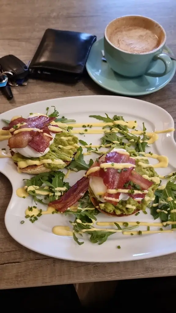 DanYul 2 Tha G_cuckoo café_Wilton_review