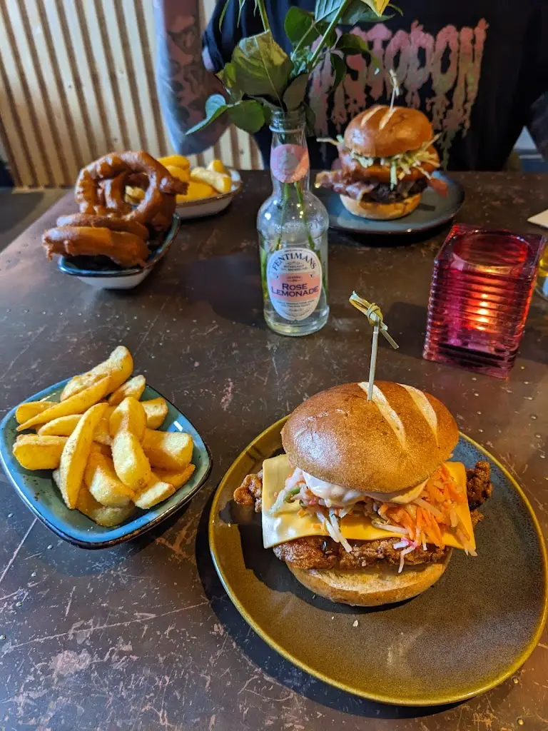 Hannah_Herd_Bedford_review