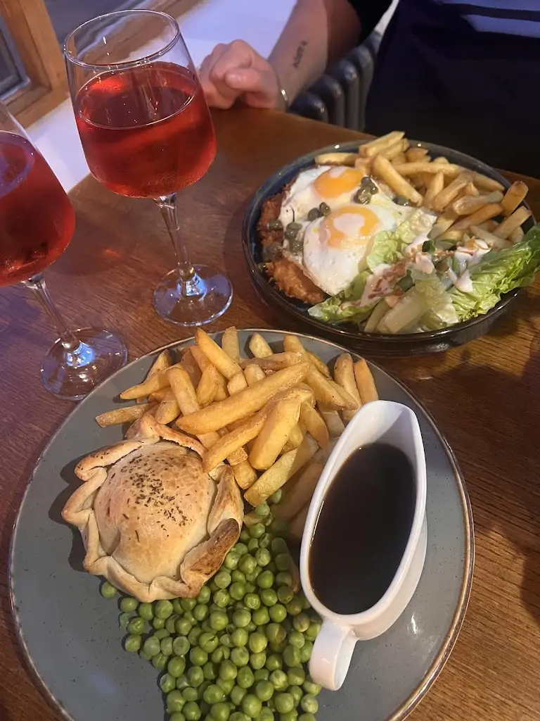 Siobhan Kyne_The Three Cottages_Wingerworth_review