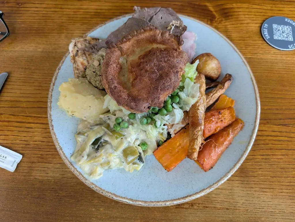 Chris Gilbane_The Three Cottages_Wingerworth_review