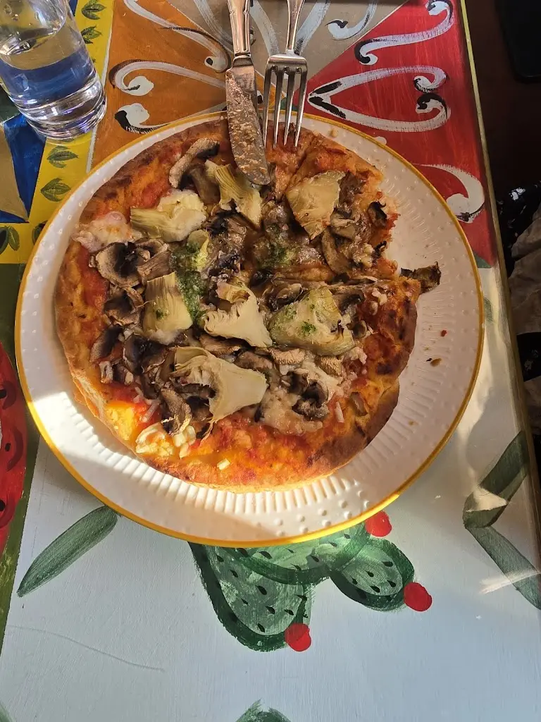 Piccolo Mondo Pizzeria_Wimborne Minster_slider_image_2