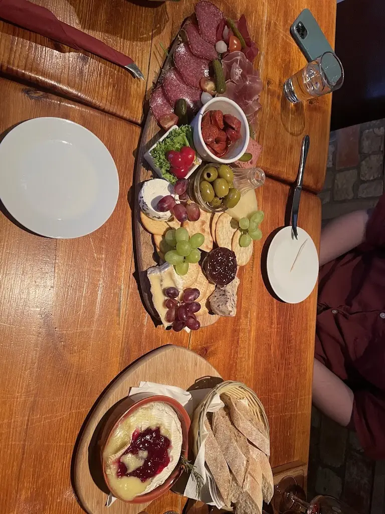 Sophie P_Renoufs Cheese and Wine Bar_Wimborne Minster_review
