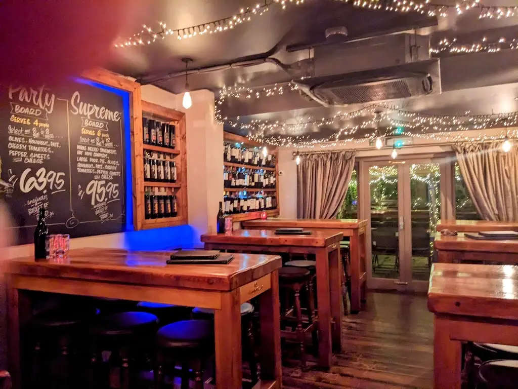 Renoufs Cheese and Wine Bar_Wimborne Minster_slider_image_1