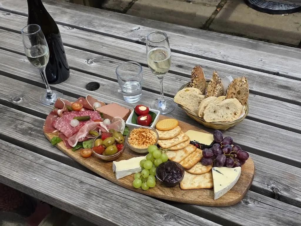 Renoufs Cheese and Wine Bar_Wimborne Minster_slider_image_3