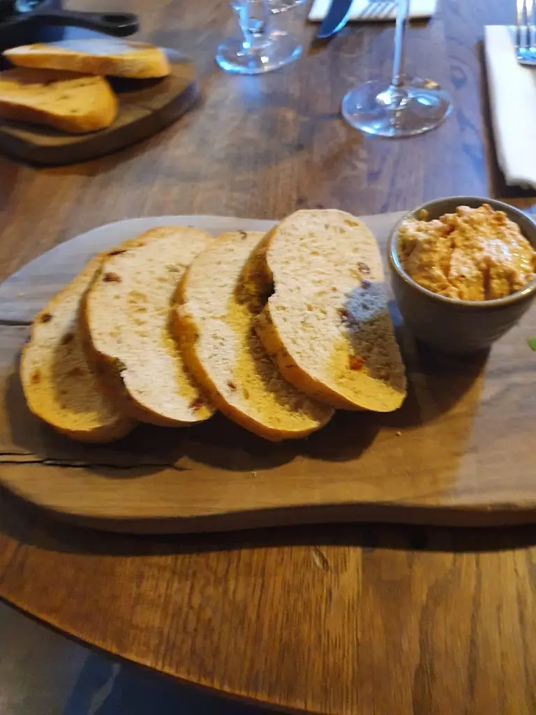 Menu_The Lion Hotel - Pub & Restaurant_Wimborne Minster_image_9