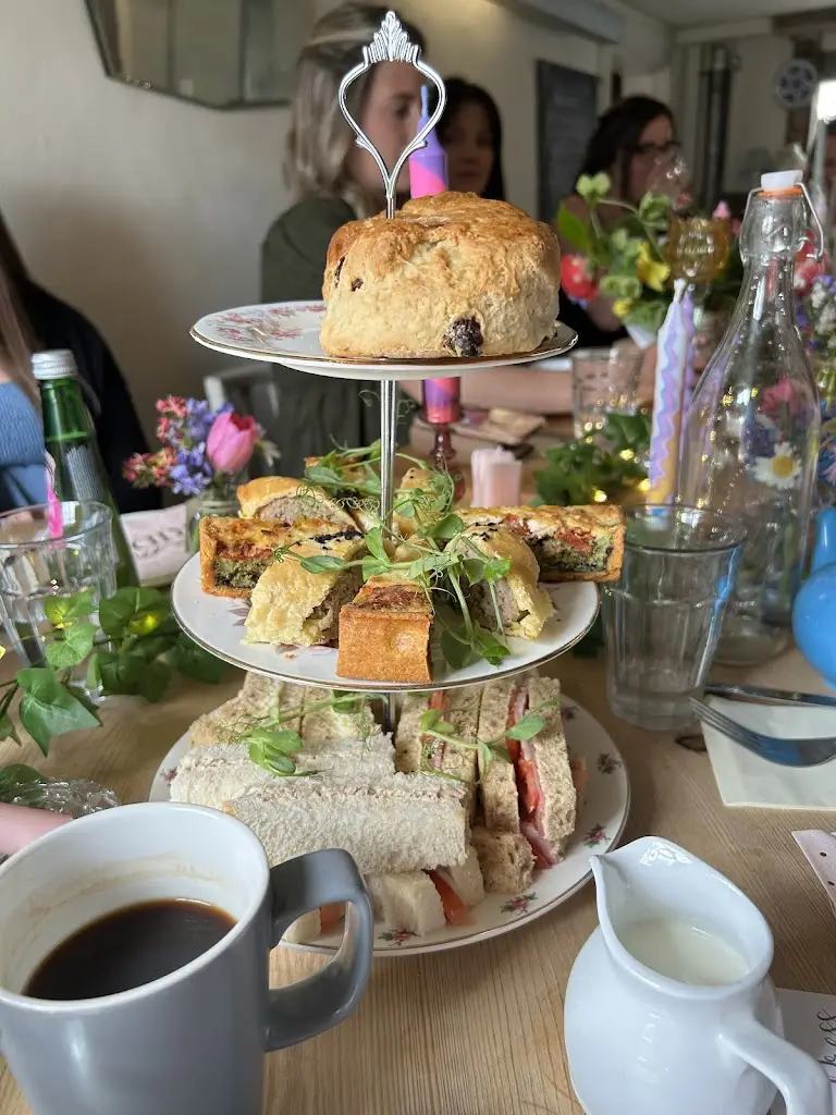 Number 9 on the green_Wimborne Minster_slider_image_3