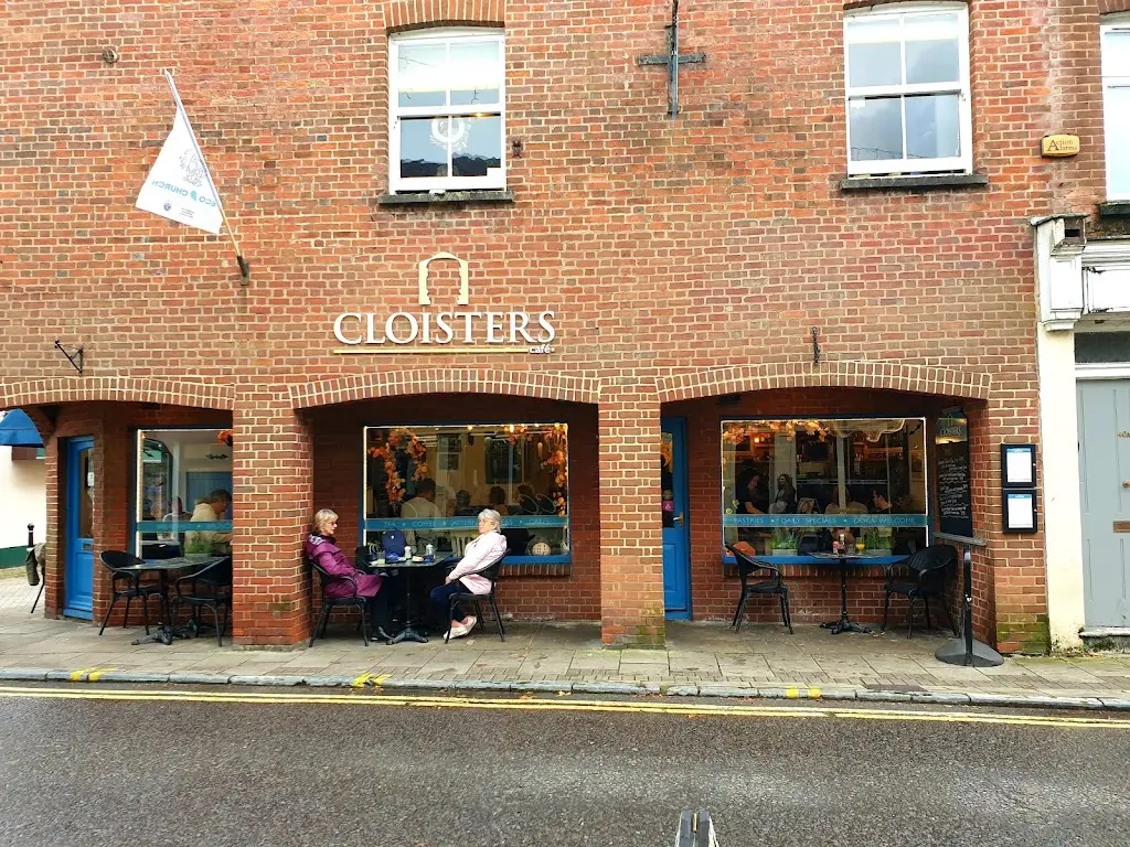 Ingrid SouthCoast_Cloisters_Wimborne Minster_review