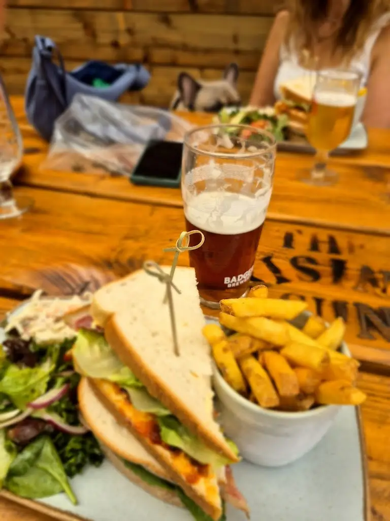 Michael Sturgeon_The Rising Sun_Wimborne Minster_review