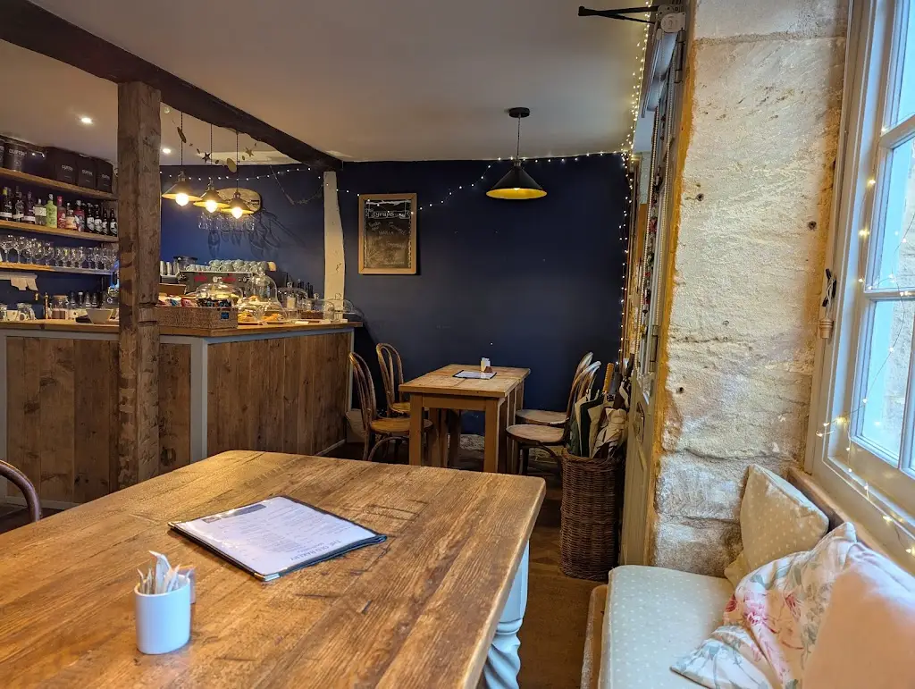 Muazzez Dogan Gulcur_The Old Bakery_Winchcombe_review