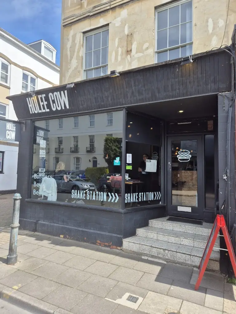 Bill Robson_Holee Cow_Winchcombe_review