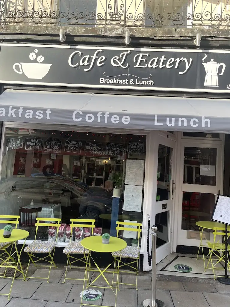 Michael Jones_Cafe & Eatery Breakfast & Lunch_Winchcombe_review