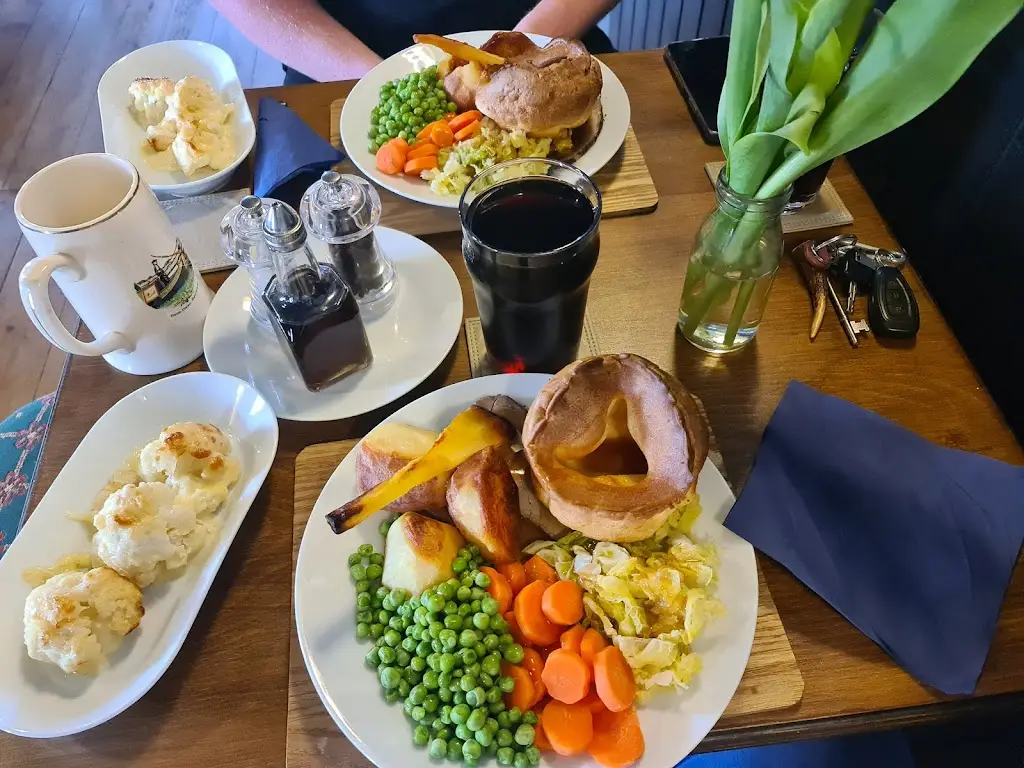 Kerry Chapman_The White Swan_Bicknacre_review