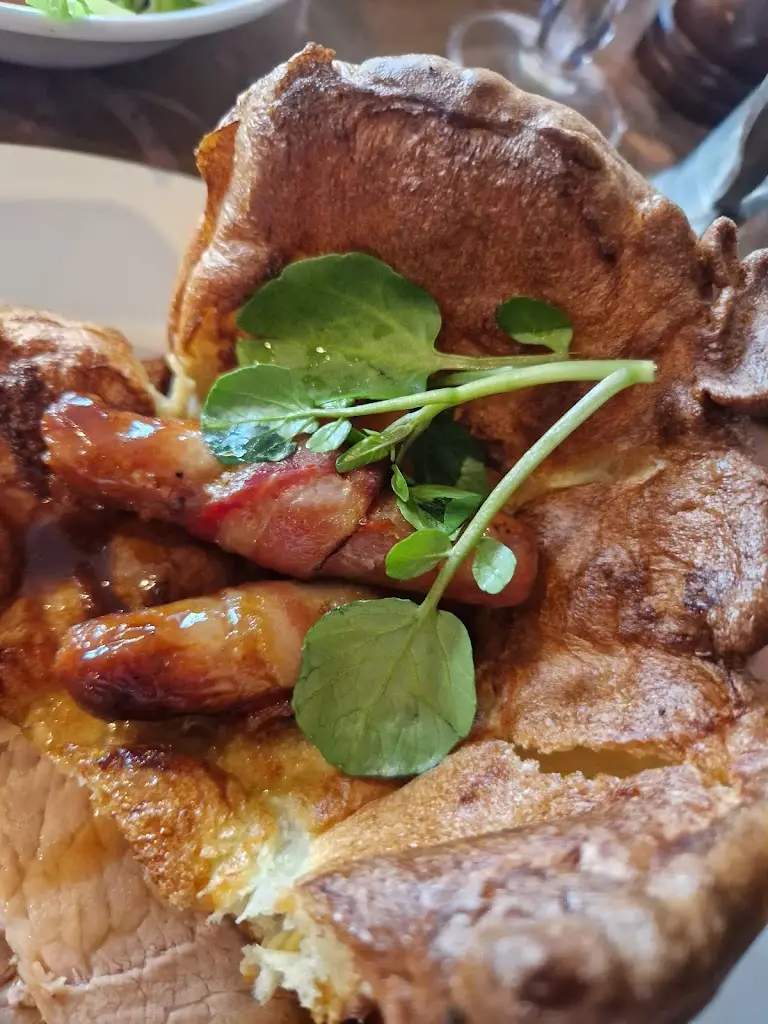 Michael Holmes_The Star_Witley_review