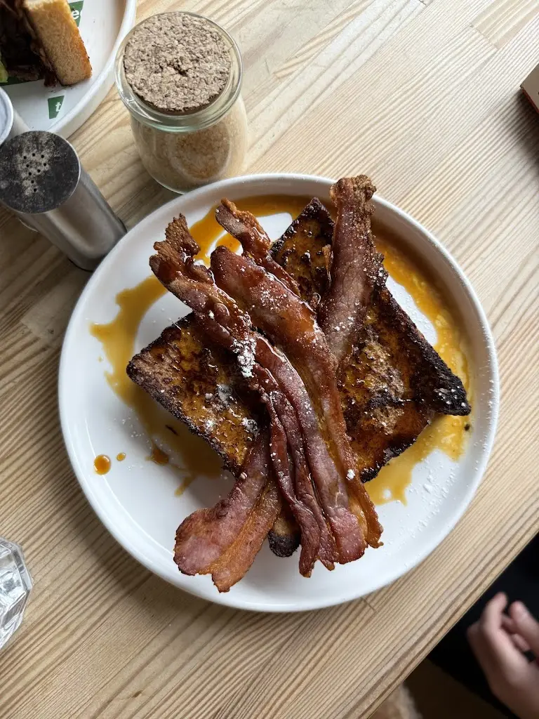 Lloyd van_The Edge Eatery Ltd._Witney_review