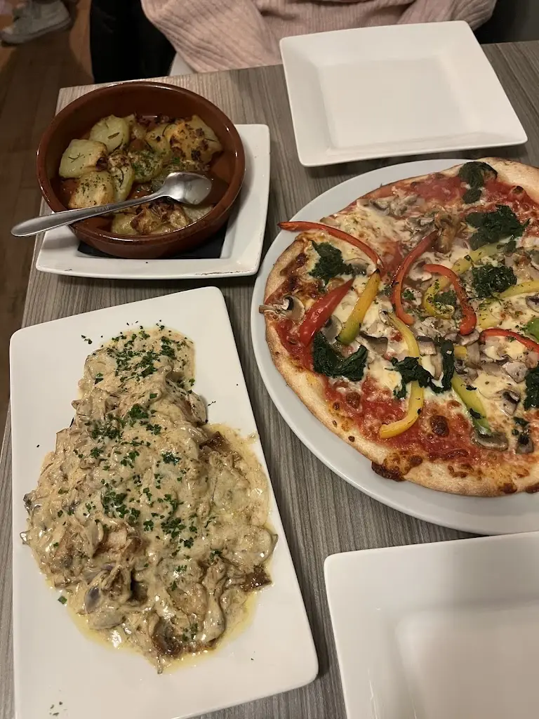 Ria Collingham_Casa Carlo_Wirksworth_review