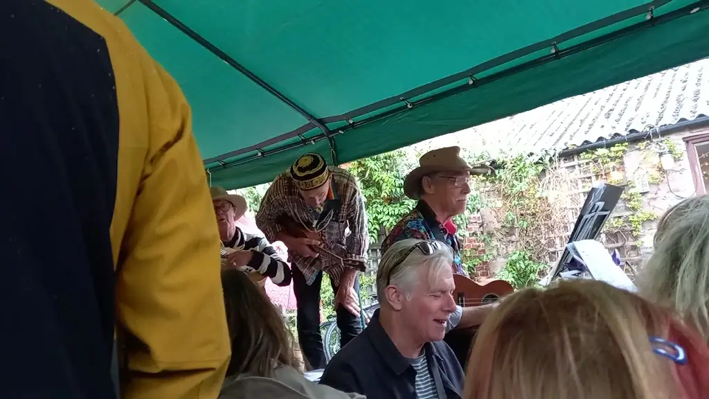 Ian Mccraight_Royal Oak_Wirksworth_recensione