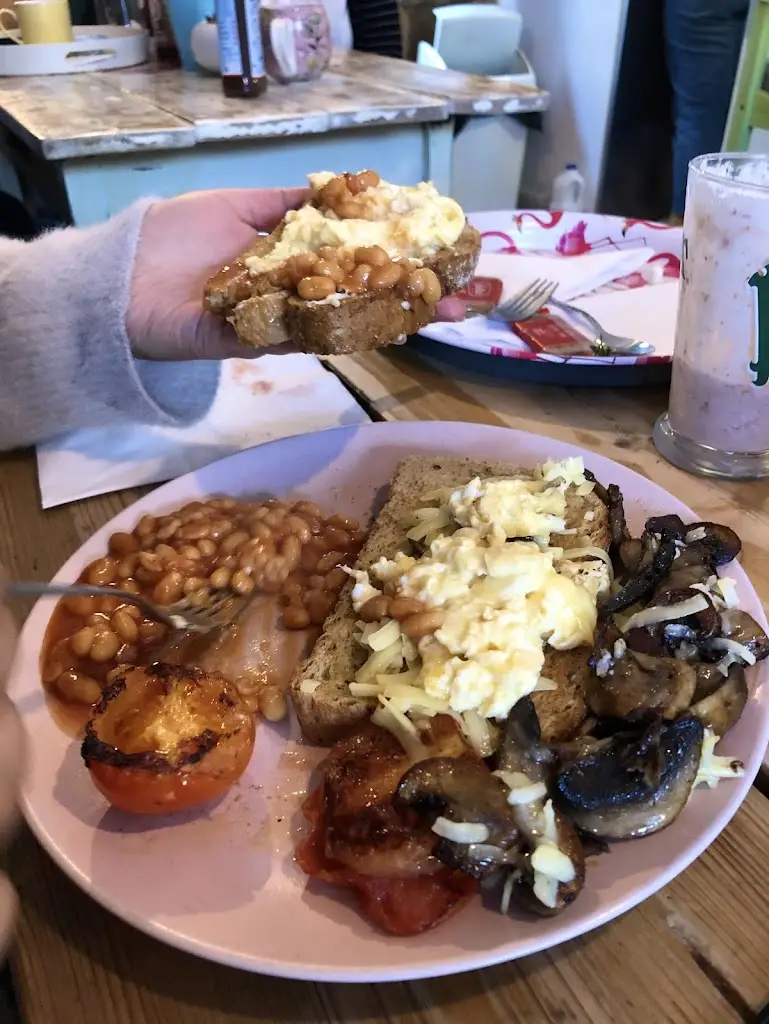 Hena Ali_Sour Cow_Wirksworth_review